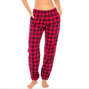 🛍️☀️ 3/$10 Red Plaid Pajama Pants ☀️🛍️